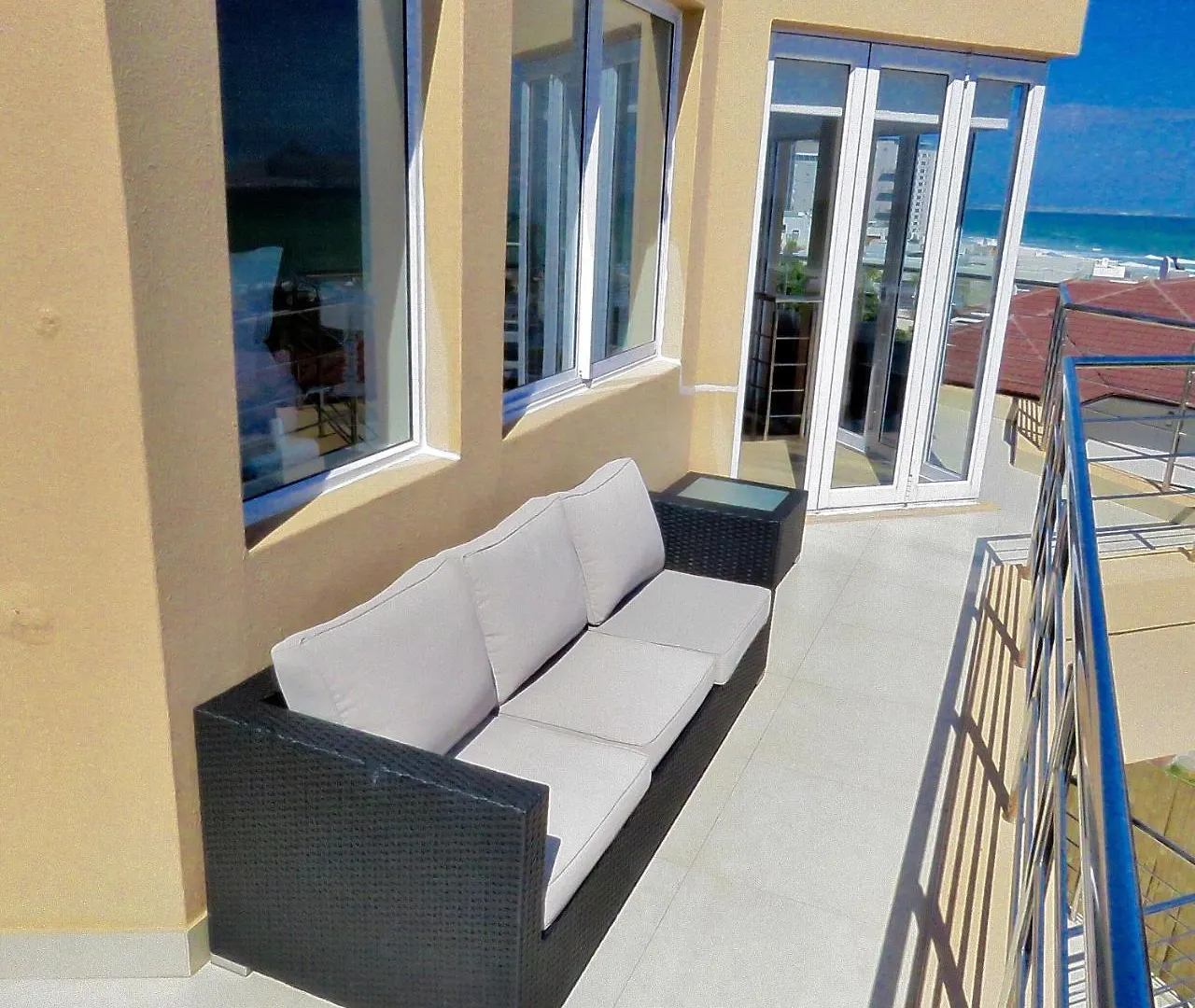 Gull On The Bay Boutique Guest House Bloubergstrand